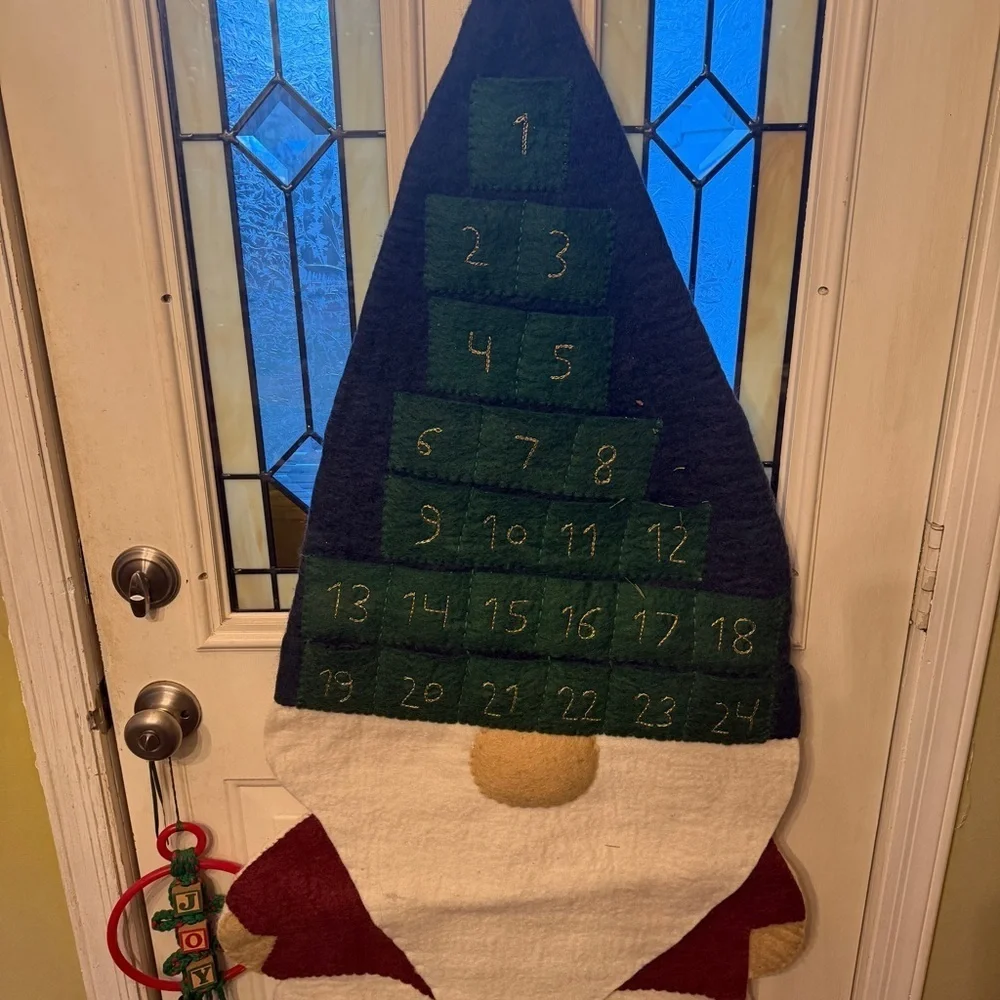 NWT POTTERYBARN  Wool Gnome Hanging Advent Calendar